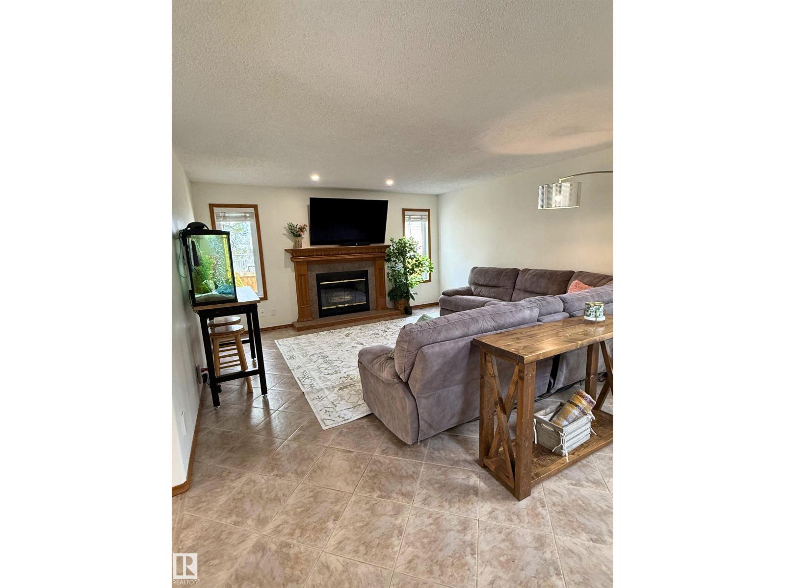 5006 59 St, Beaumont, Alberta  T4X 1B7 - Photo 7 - E4488399