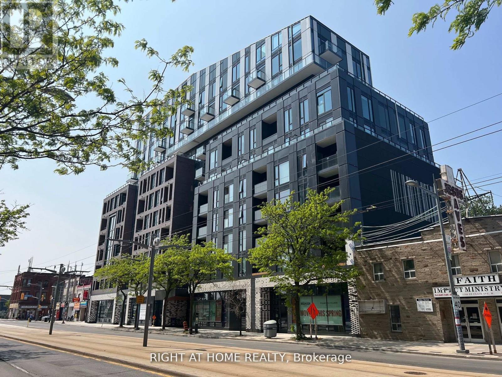 1004 - 1808 ST.CLAIR AVENUE W, Toronto, Ontario