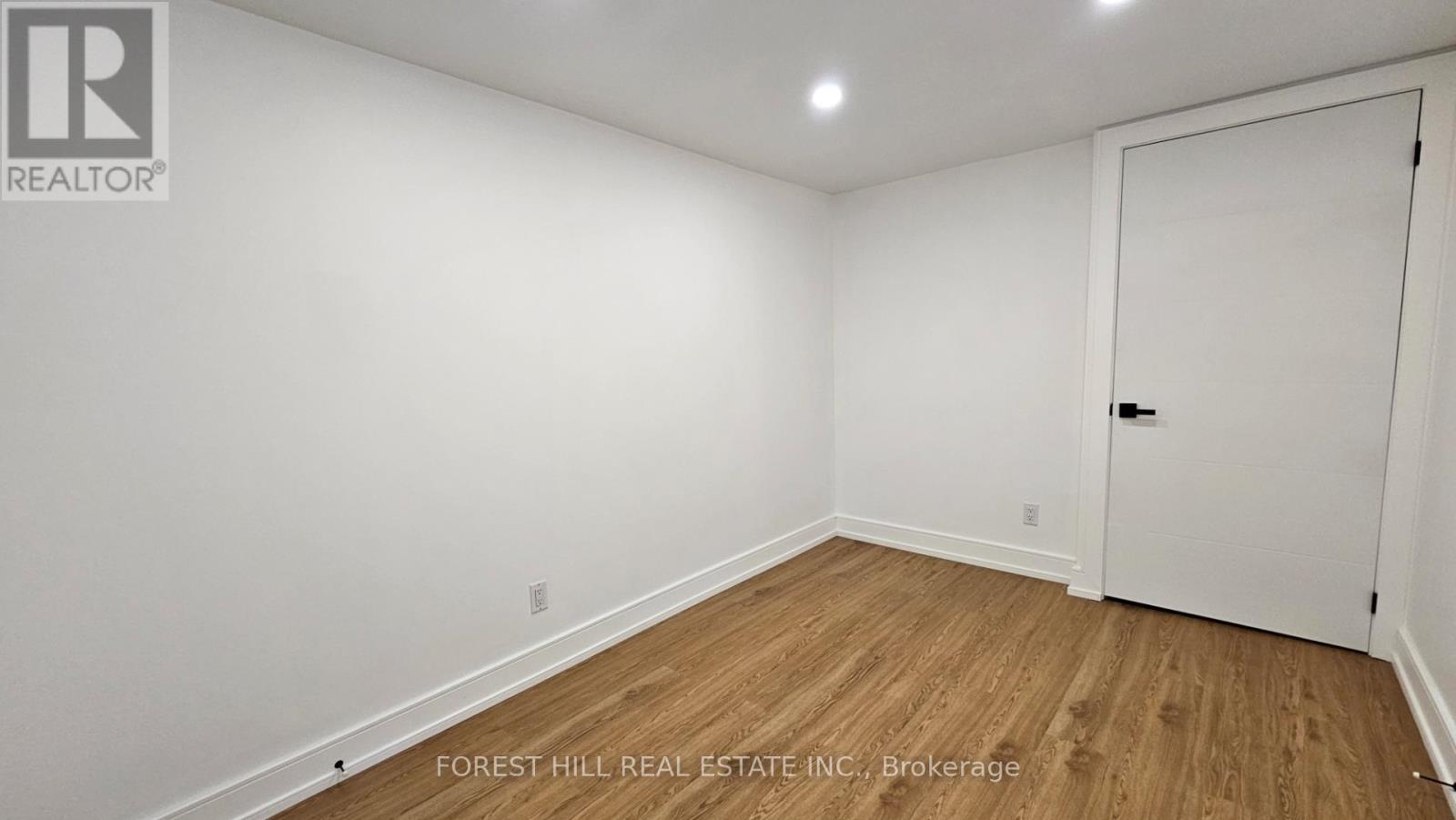 10 Juliana Court, Toronto, Ontario  M6S 2R2 - Photo 10 - W13140120