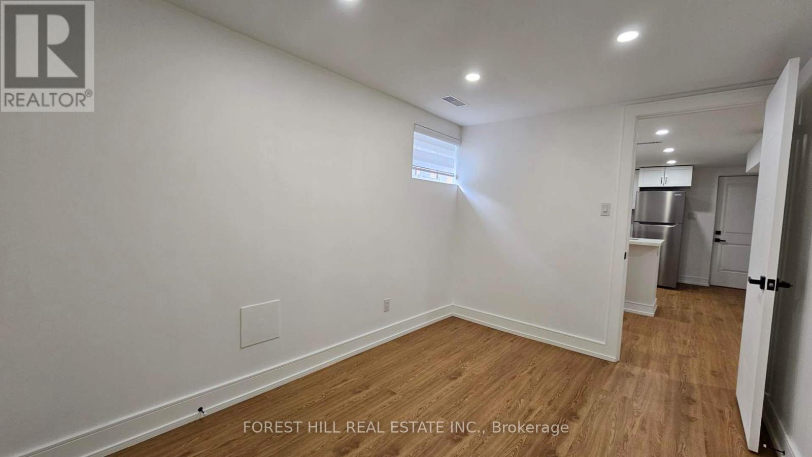 10 Juliana Court, Toronto, Ontario  M6S 2R2 - Photo 8 - W13140120