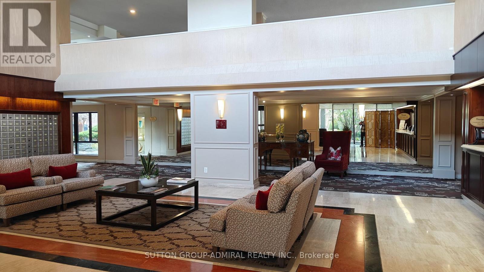 1608 - 1400 Dixie Road, Mississauga, Ontario  L5E 3E1 - Photo 2 - W13140128