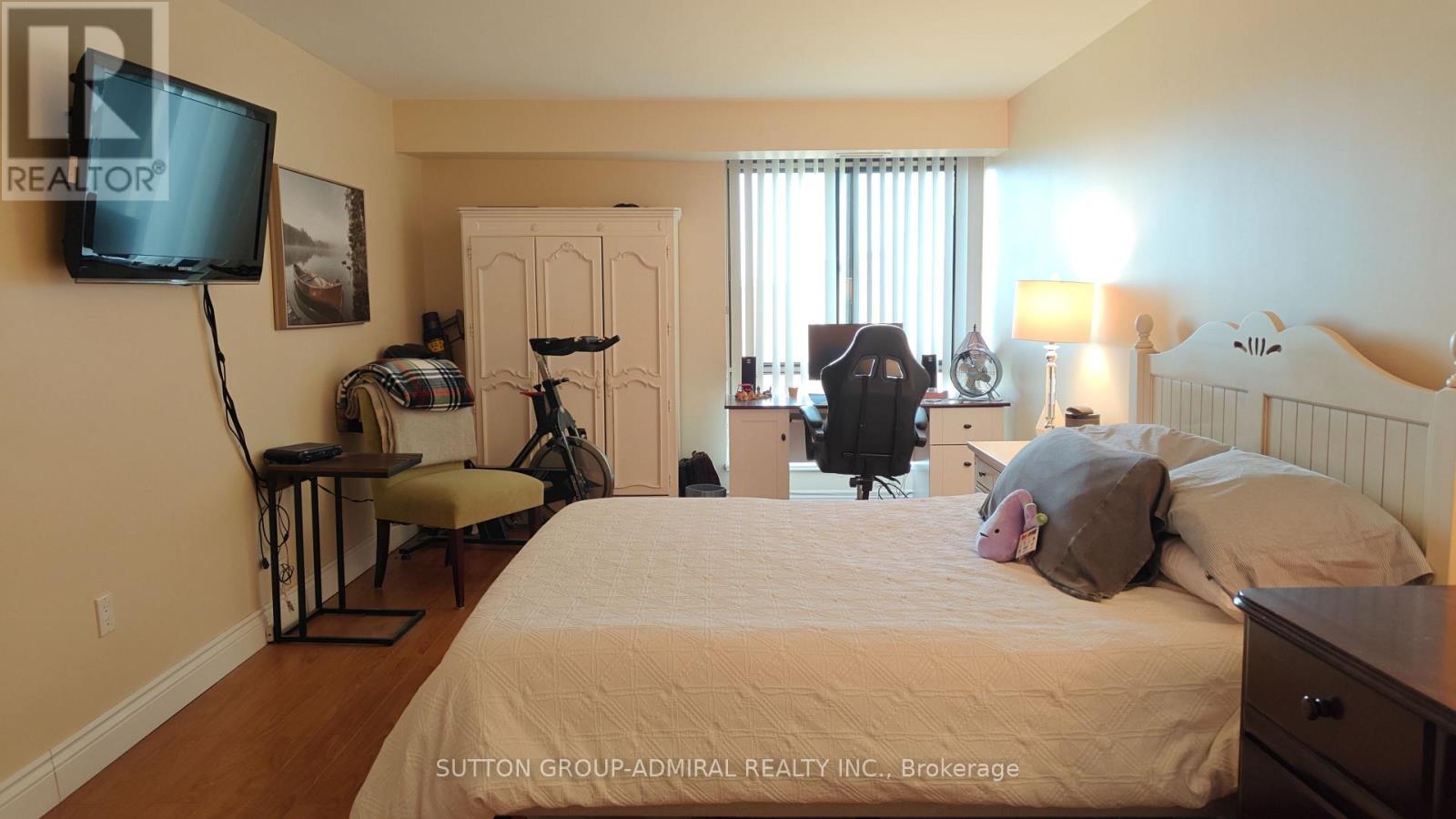 1608 - 1400 Dixie Road, Mississauga, Ontario  L5E 3E1 - Photo 8 - W13140128
