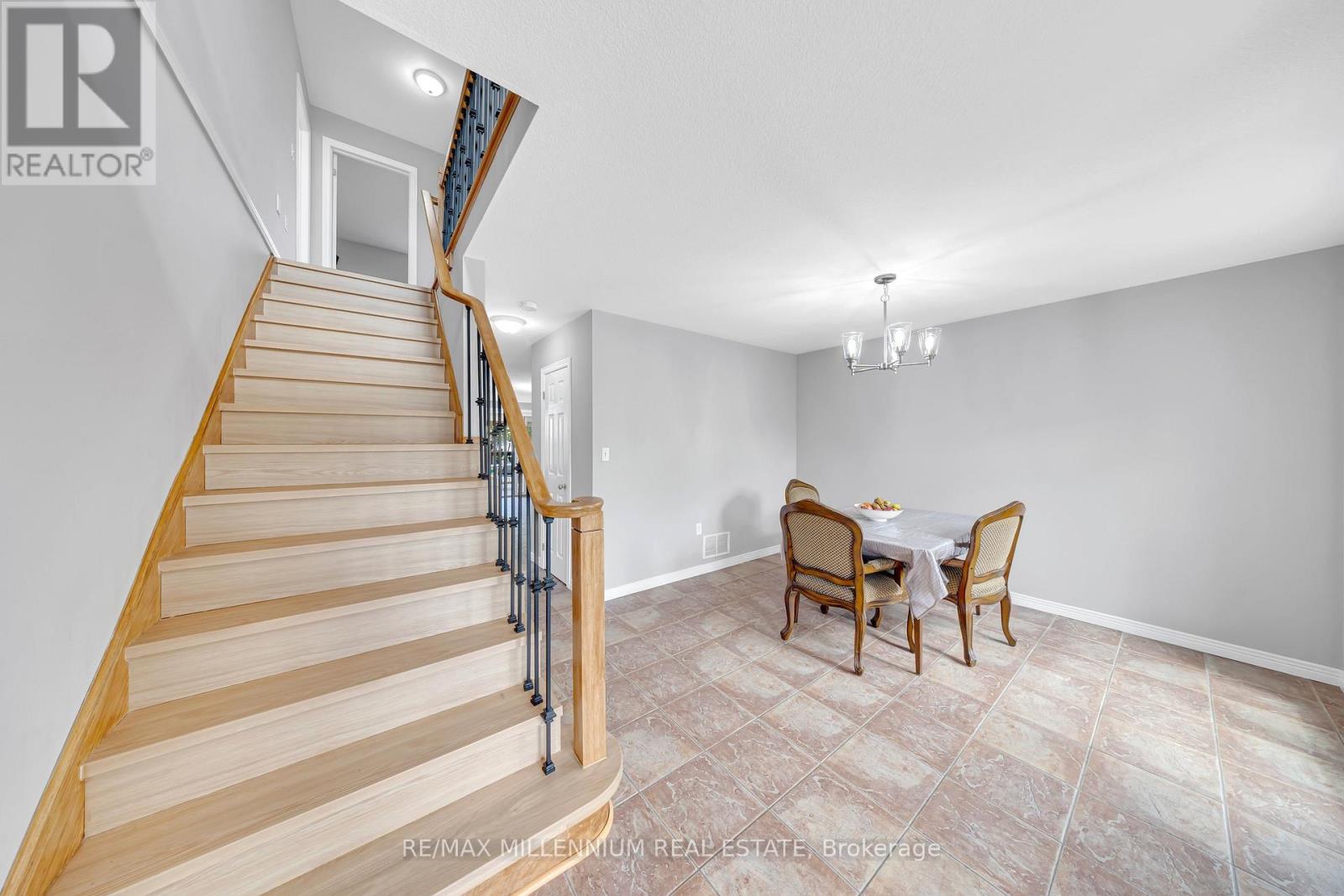 8 Bates Avenue, Hamilton, Ontario  L0R 1P0 - Photo 3 - X13140138