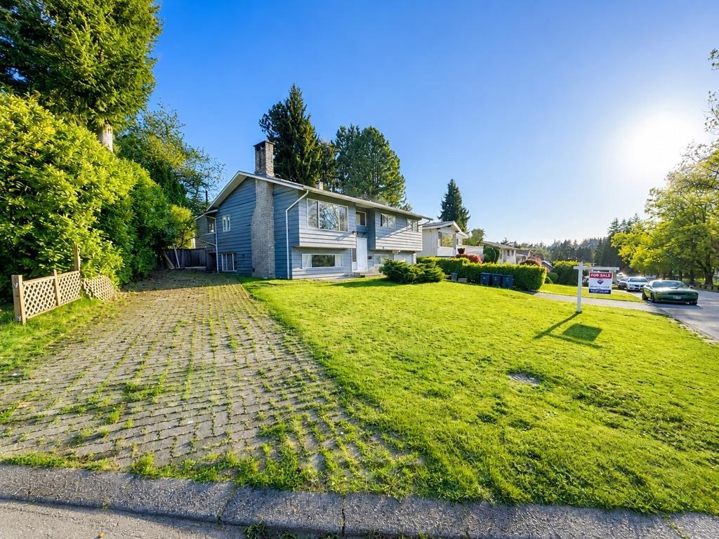 15058 Robin Crescent, Surrey, British Columbia V3R 4X8 - Photo 2 - R3094790