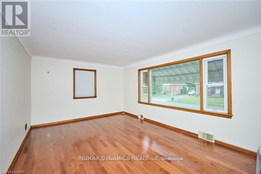 6299 Murray Street, Niagara Falls, Ontario  L2G 2K8 - Photo 4 - X13140168