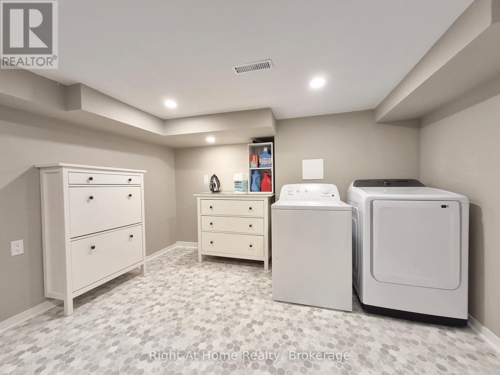 1483 Fifth Ave Louth, St. Catharines, Ontario  L2R 6P7 - Photo 30 - X13131000