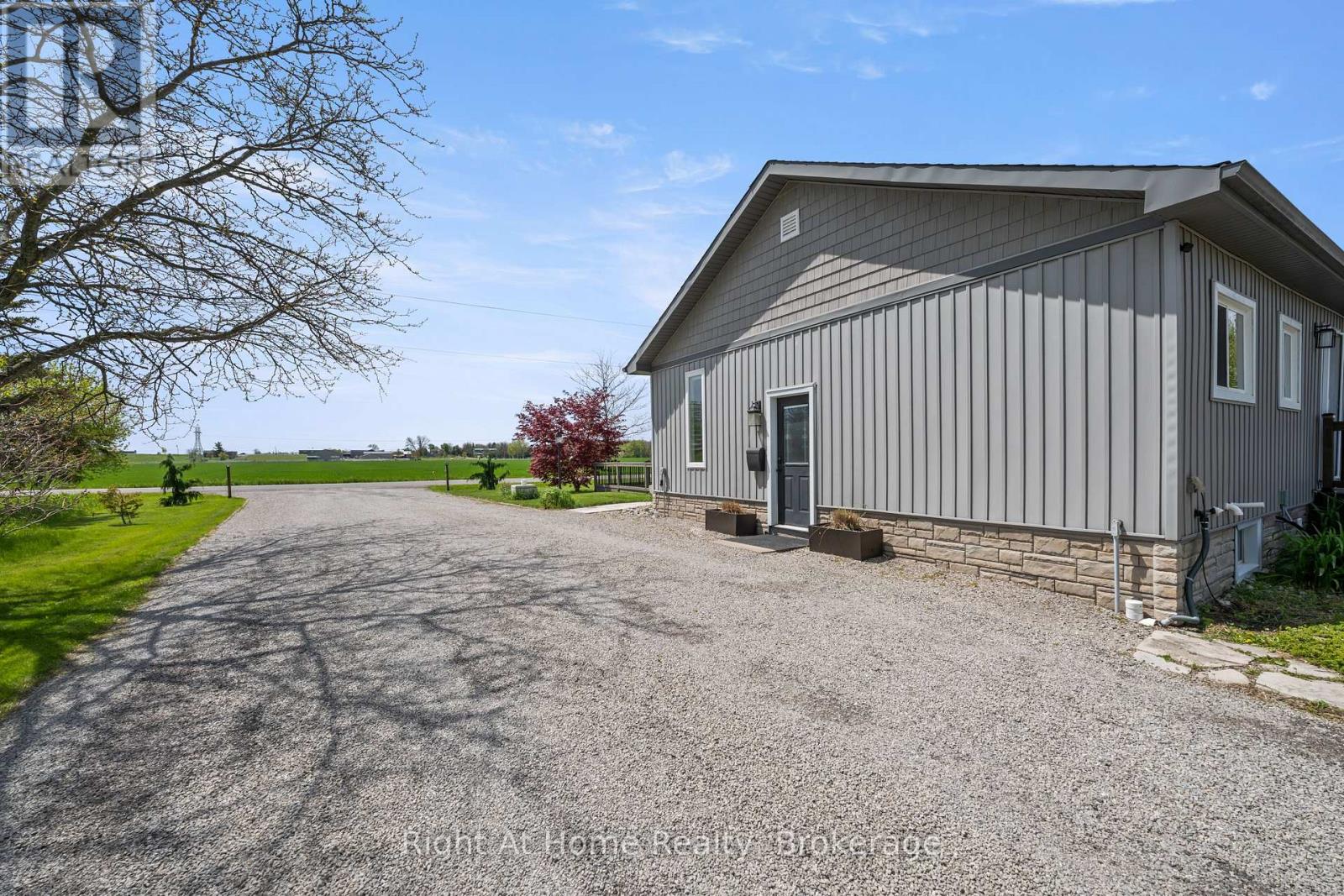 1483 Fifth Ave Louth, St. Catharines, Ontario  L2R 6P7 - Photo 38 - X13131000