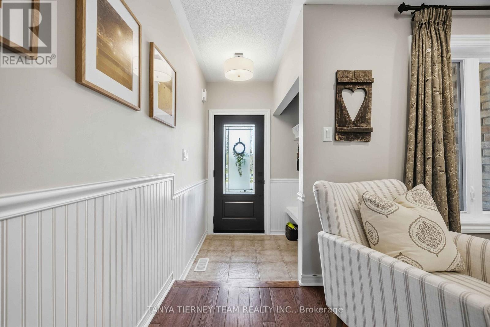 156 Shrewsbury Drive, Whitby, Ontario  L1M 0E3 - Photo 4 - E13140204
