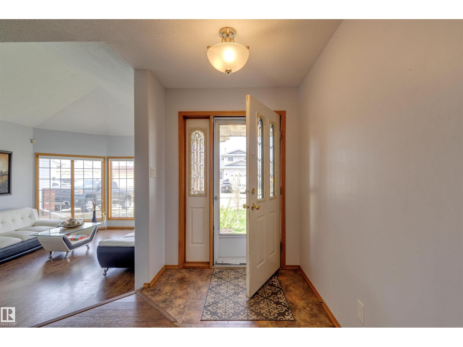 15411 67a St Nw, Edmonton, Alberta  T5Z 2W8 - Photo 2 - E4488411