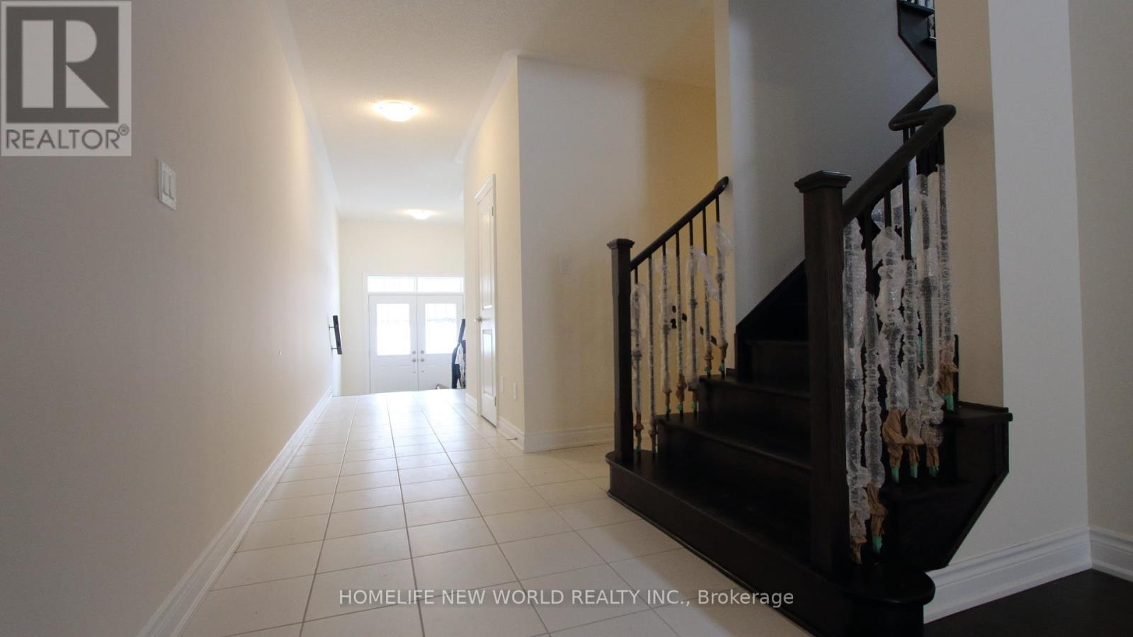 378 Kirkham Drive, Markham, Ontario  L3S 0E4 - Photo 3 - N13140206
