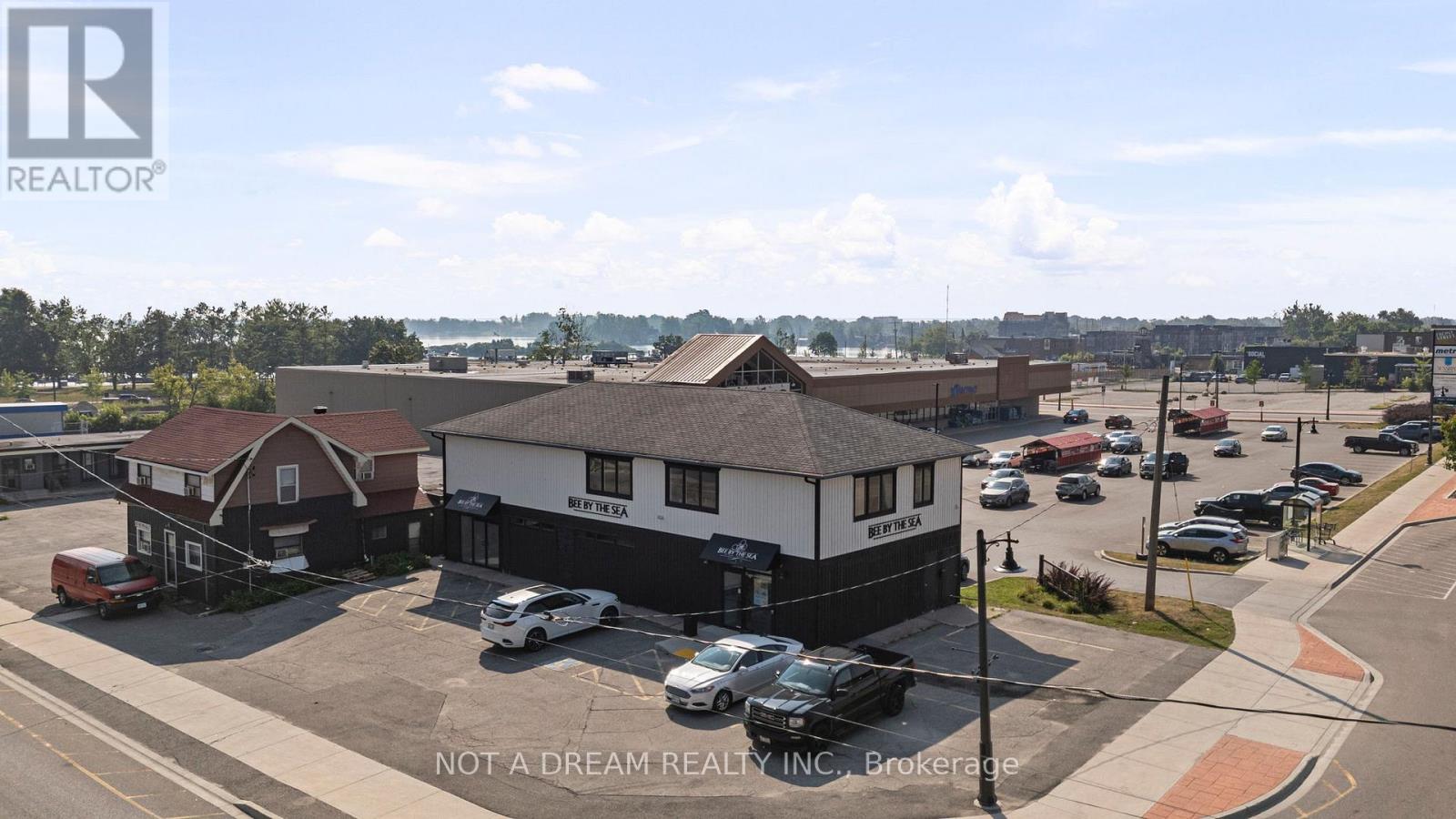 64 FRONT STREET N, Orillia, Ontario