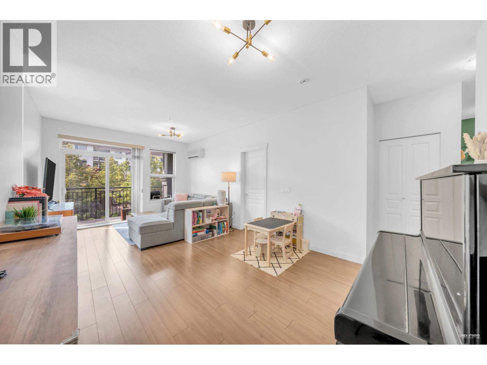 218 9388 Mckim Way, Richmond, British Columbia  V6X 0J7 - Photo 11 - R3122824