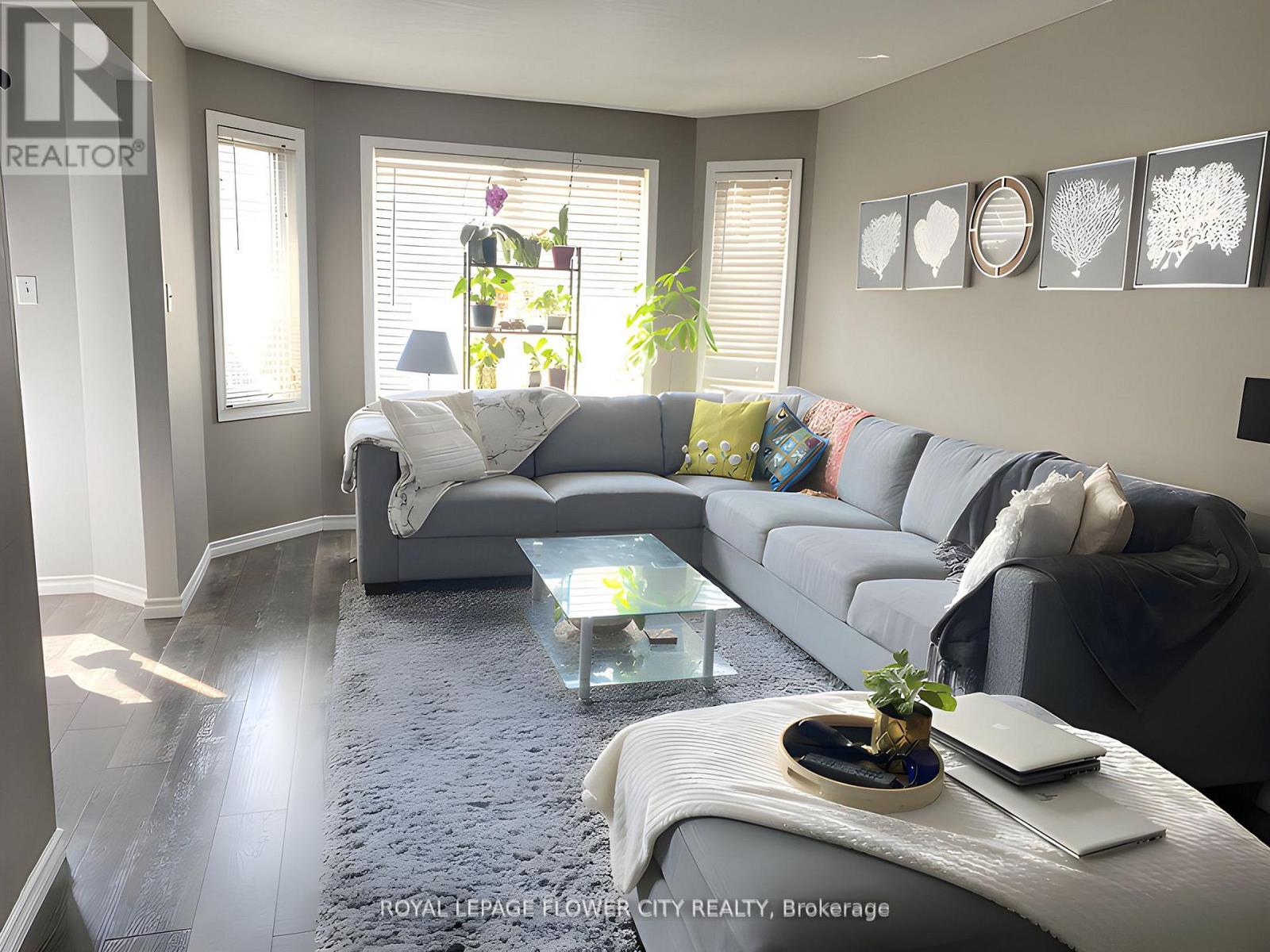 99 Windflower Drive, Kitchener, Ontario  N2E 4B3 - Photo 3 - X13140212