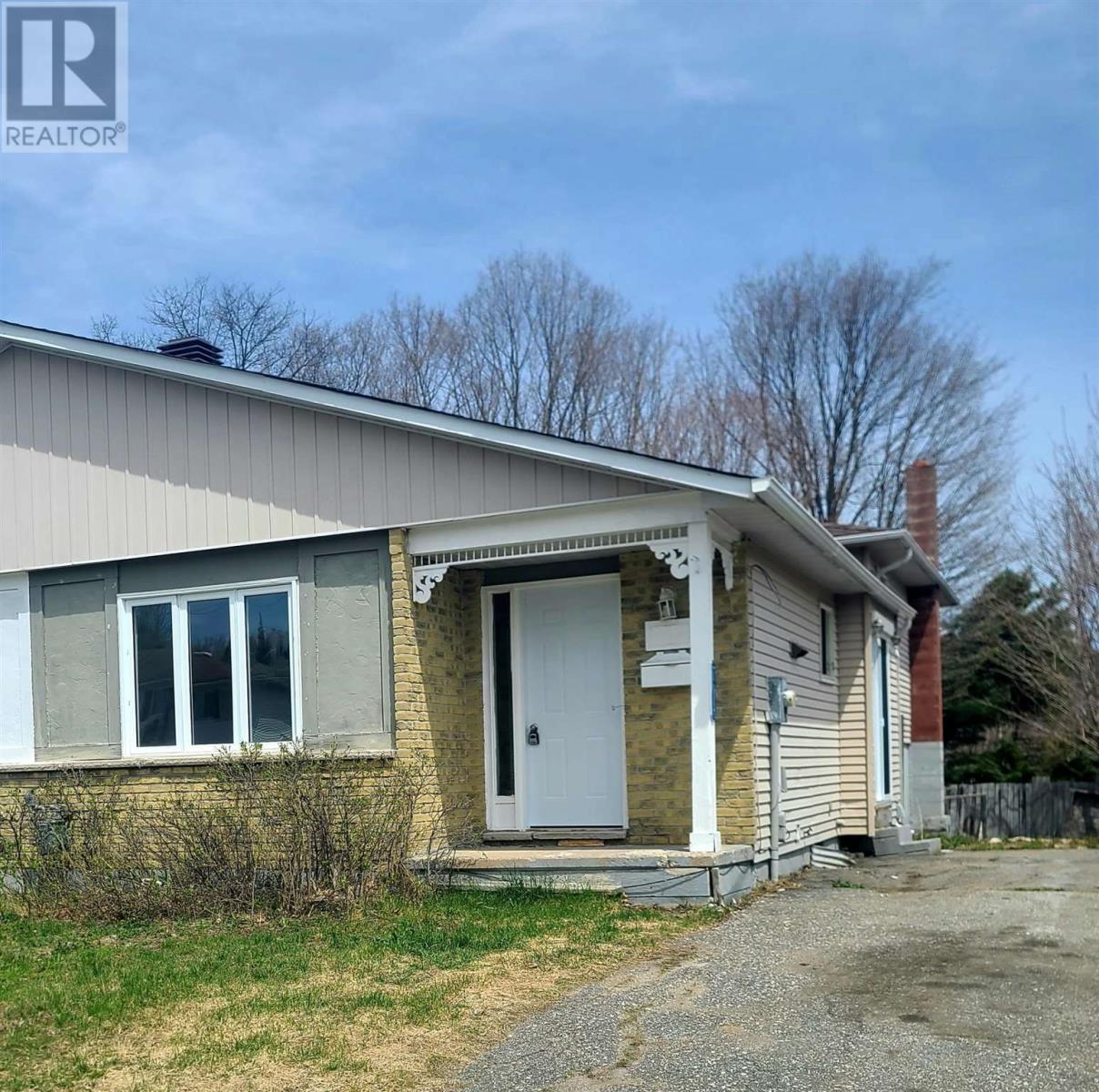 21 Laprairie CRES, Elliot Lake, Ontario