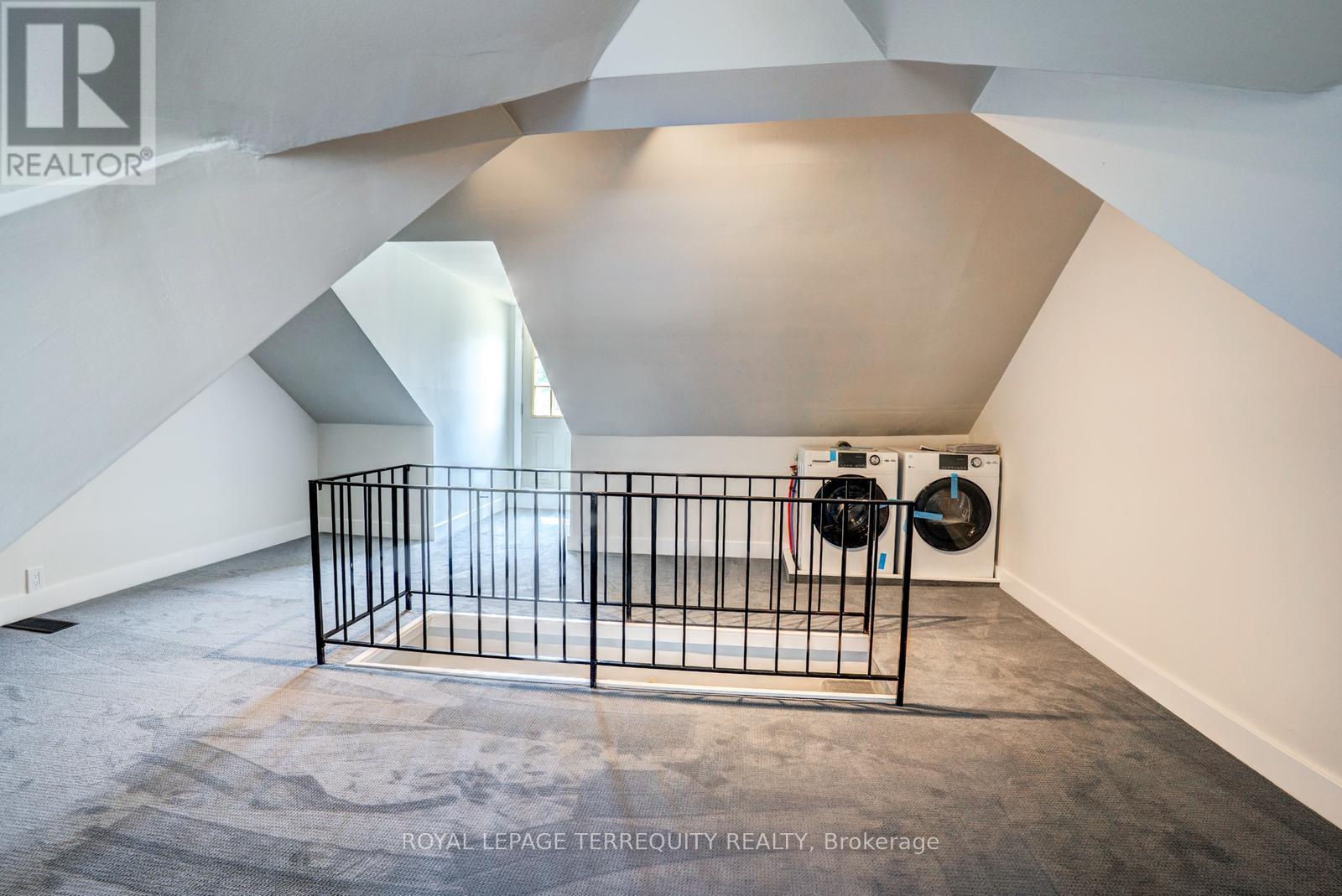 Upper - 743 Gerrard Street E, Toronto, Ontario  M4M 1Y5 - Photo 24 - E12906968
