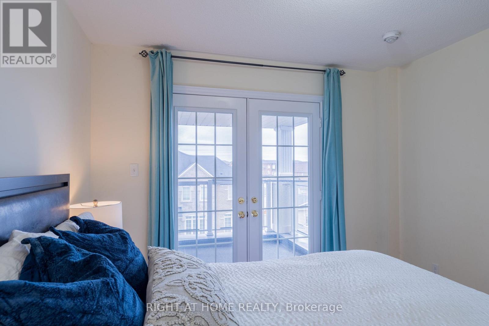 1518 Shepway Mews, Pickering, Ontario  L1X 0C7 - Photo 29 - E12949756