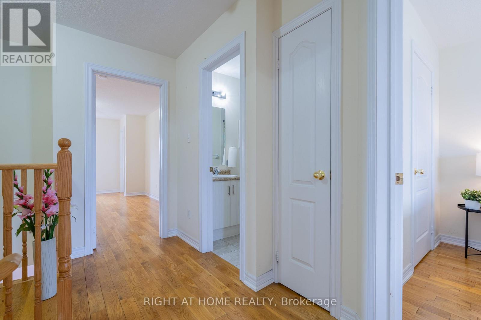 1518 Shepway Mews, Pickering, Ontario  L1X 0C7 - Photo 25 - E12949756