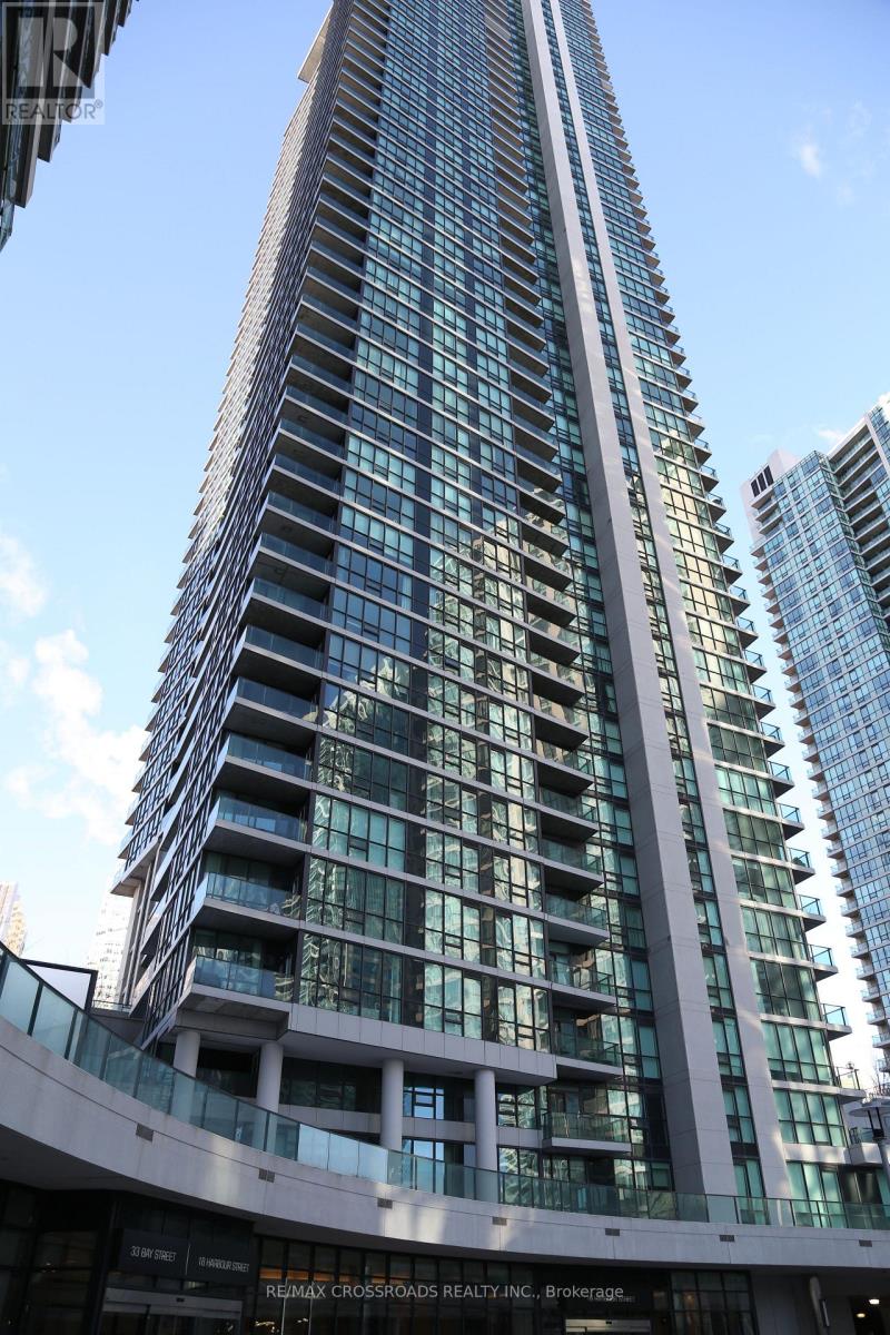 401 - 18 HARBOUR STREET, Toronto, Ontario