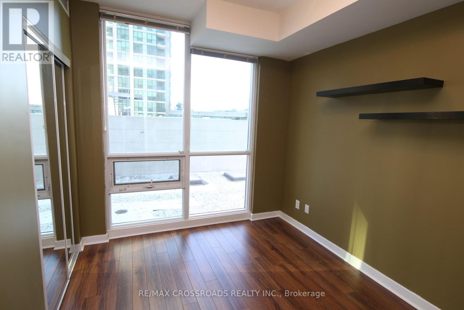 401 - 18 Harbour Street, Toronto, Ontario  M5J 2Z6 - Photo 2 - C13140228