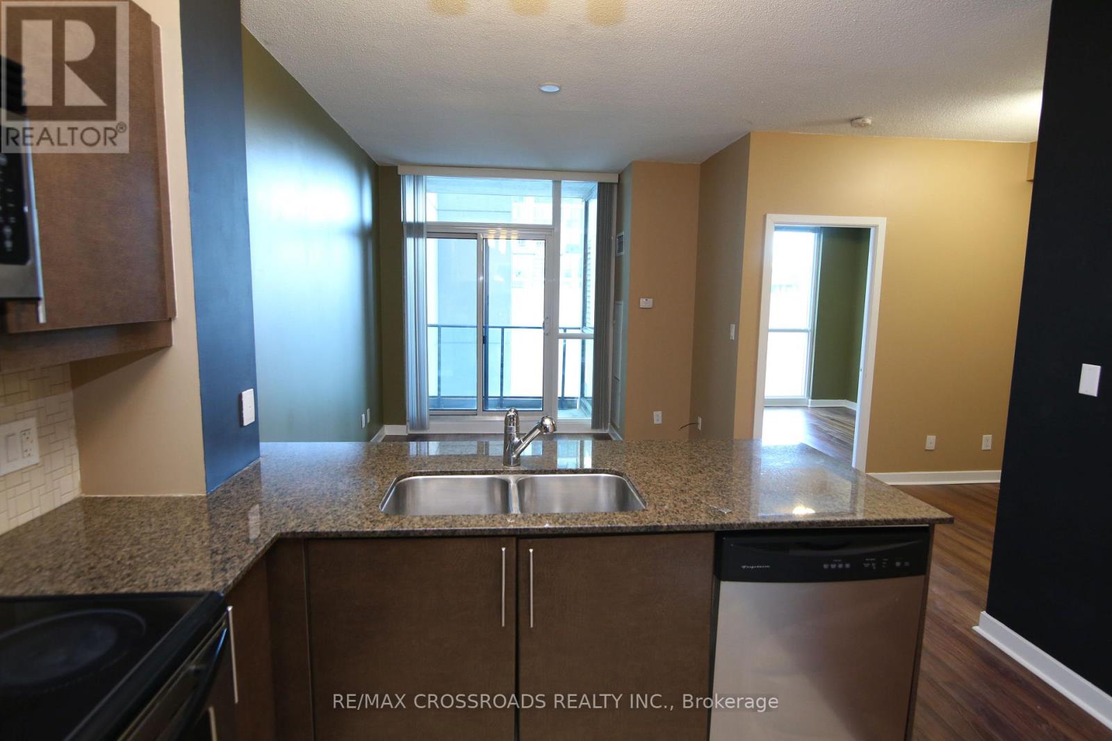 401 - 18 Harbour Street, Toronto, Ontario  M5J 2Z6 - Photo 8 - C13140228
