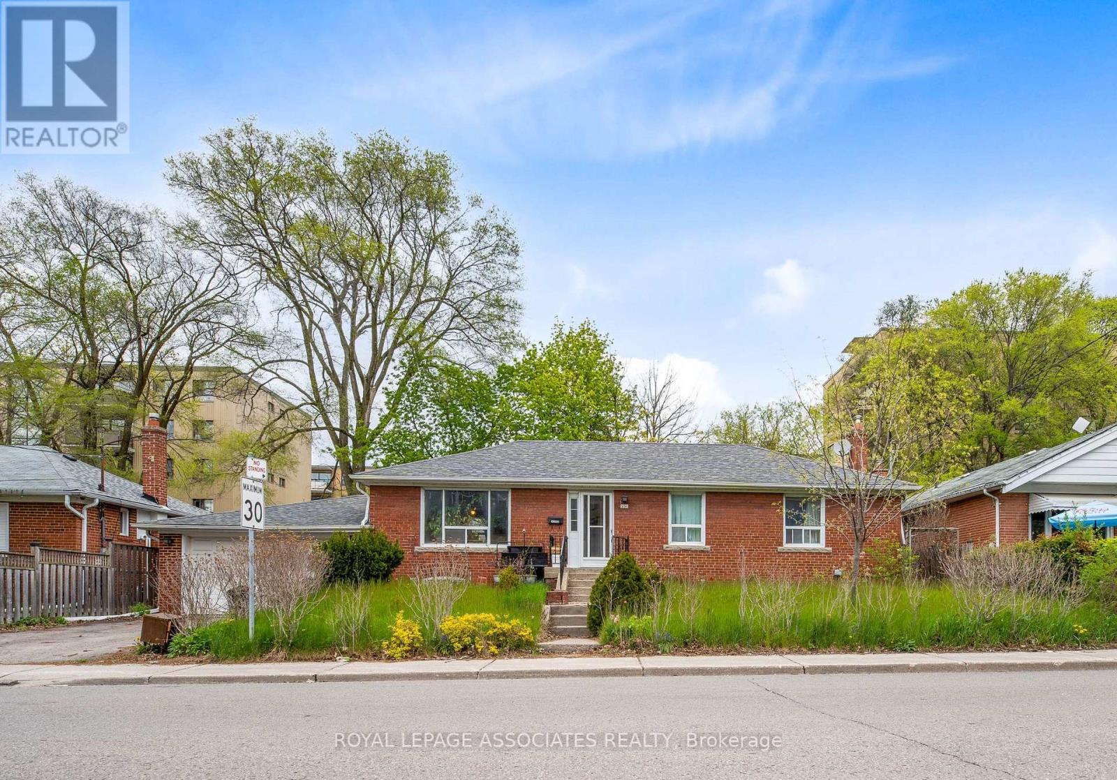 256 FERRIS ROAD, Toronto, Ontario