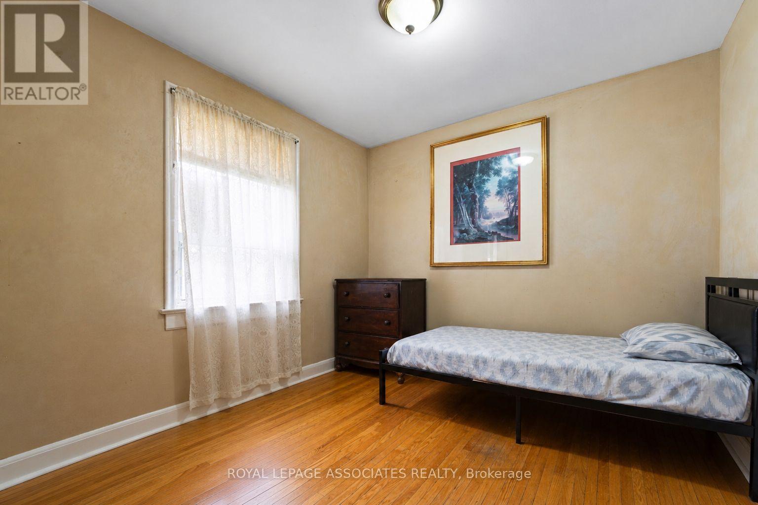 256 Ferris Road, Toronto, Ontario  M4B 1H6 - Photo 11 - E13140244