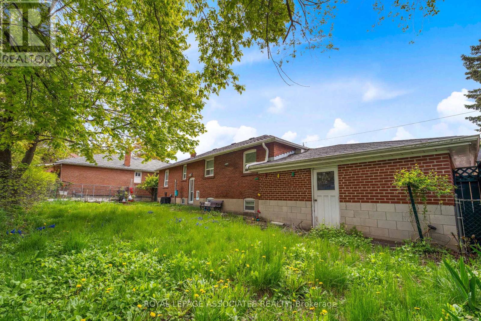 256 Ferris Road, Toronto, Ontario  M4B 1H6 - Photo 19 - E13140244
