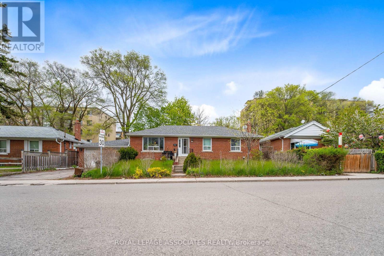 256 Ferris Road, Toronto, Ontario  M4B 1H6 - Photo 20 - E13140244