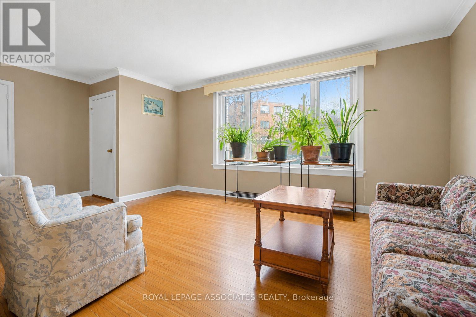 256 Ferris Road, Toronto, Ontario  M4B 1H6 - Photo 6 - E13140244