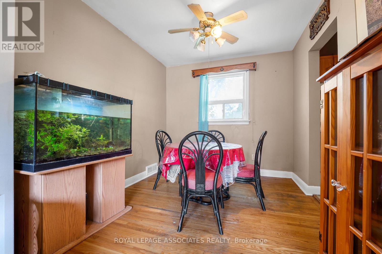 256 Ferris Road, Toronto, Ontario  M4B 1H6 - Photo 9 - E13140244