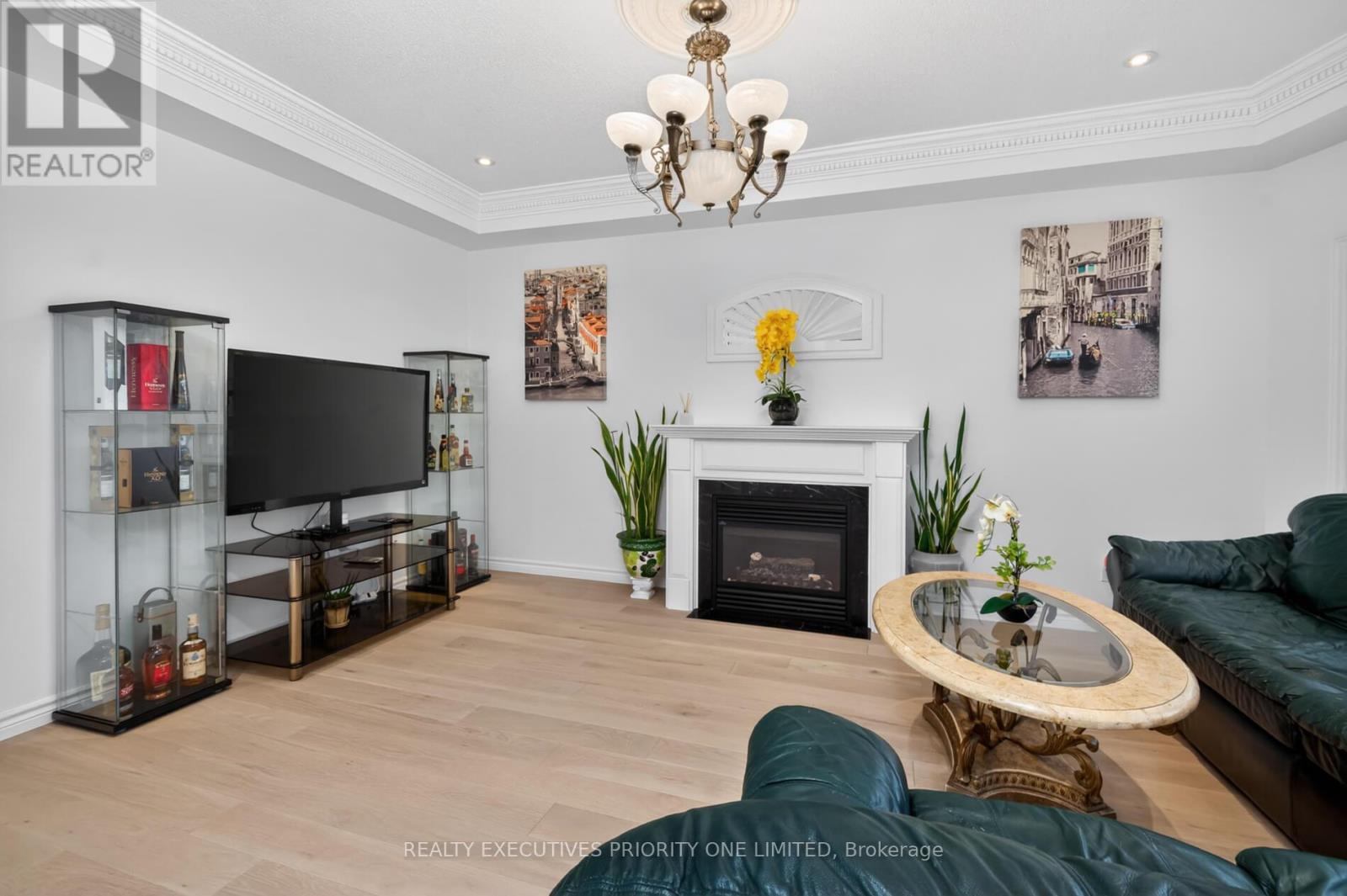 130 Greenview Circle, Vaughan, Ontario  L6A 0B6 - Photo 9 - N13140248