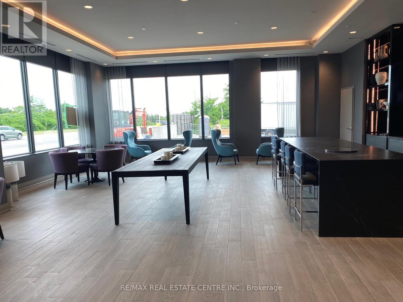 228 - 95 Dundas Street W, Oakville, Ontario  L6M 5N3 - Photo 19 - W13140238