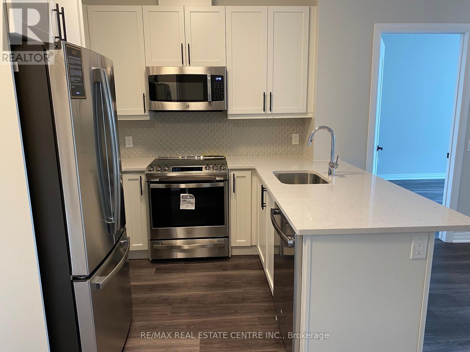 228 - 95 Dundas Street W, Oakville, Ontario  L6M 5N3 - Photo 7 - W13140238