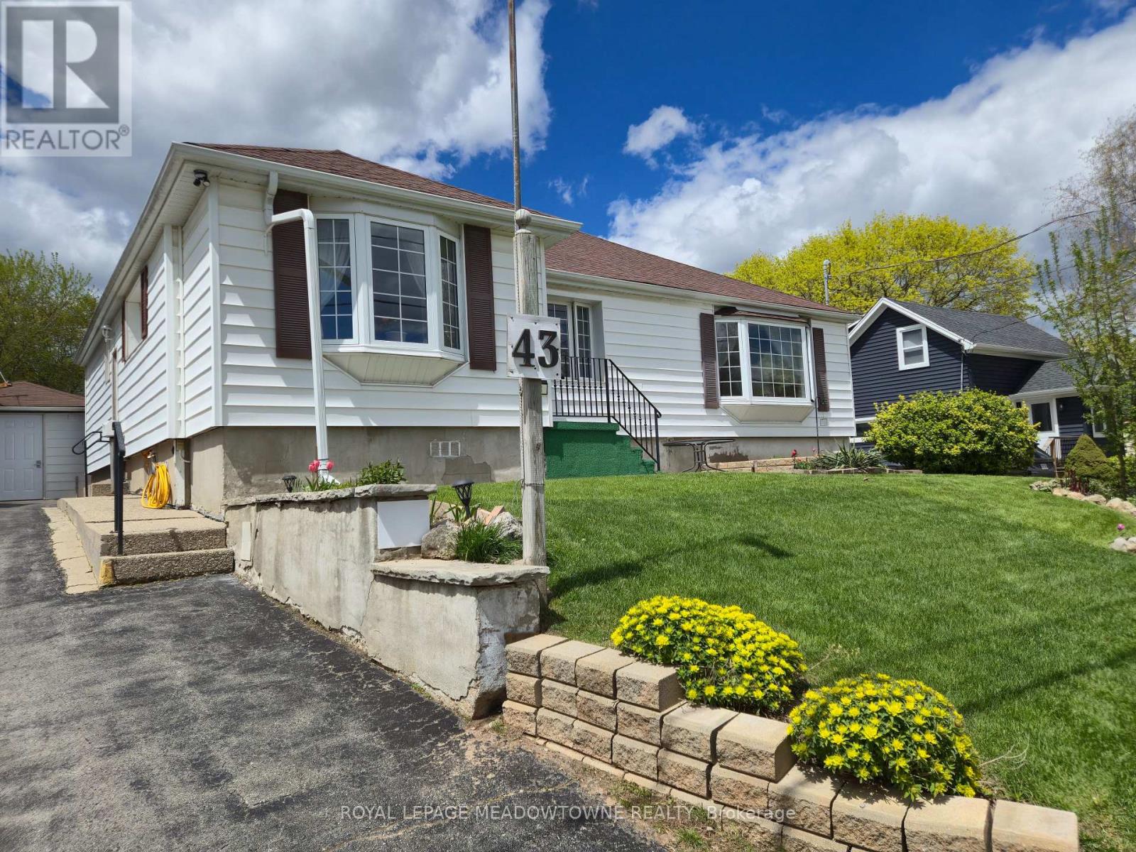 43 COBBLEHILL ROAD, Halton Hills, Ontario