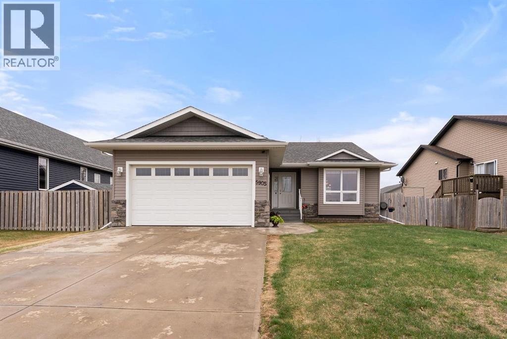5905 53 Avenue, Stettler, Alberta  T0C 2L2 - Photo 1 - A2310305