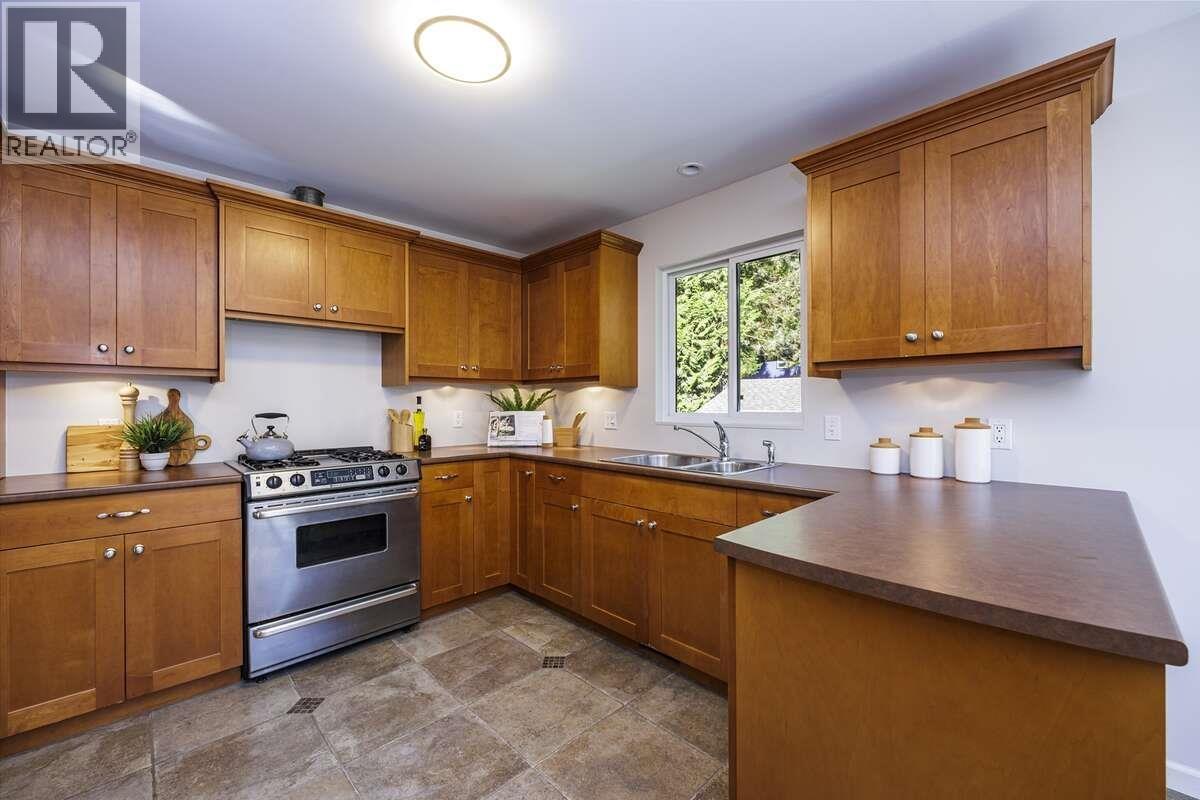 2100 Whitman Avenue, North Vancouver, British Columbia  V7H 2C5 - Photo 15 - R3124583