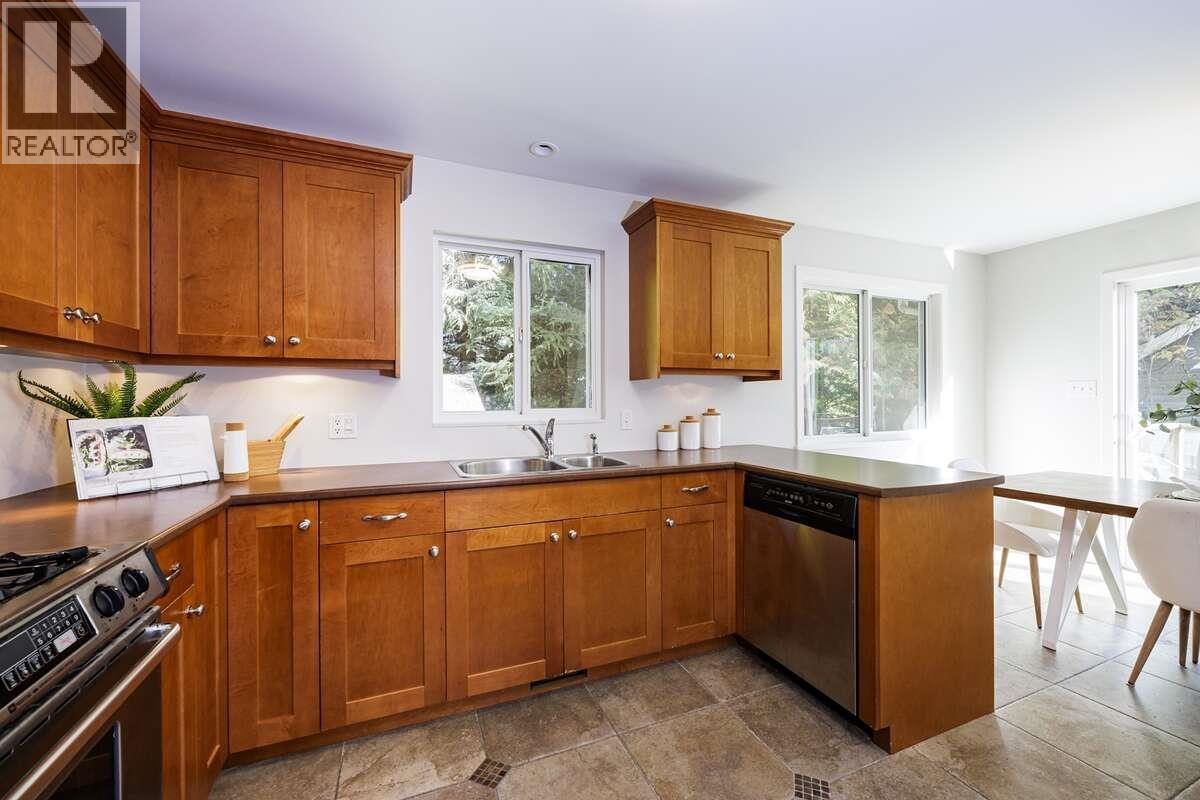 2100 Whitman Avenue, North Vancouver, British Columbia  V7H 2C5 - Photo 16 - R3124583