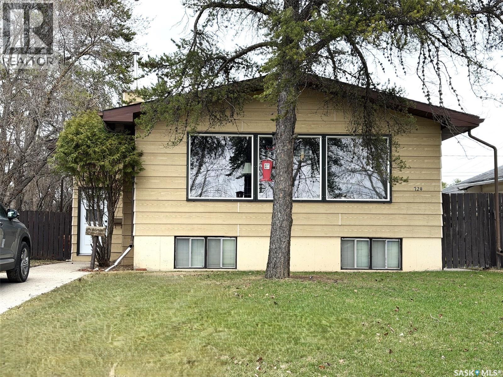 724 Prince Street, Hudson Bay, Saskatchewan  S0E 0Y0 - Photo 1 - SK036275