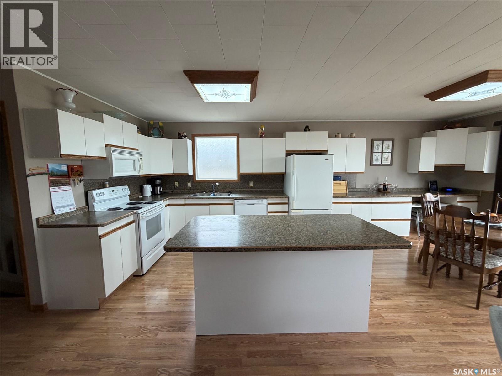 724 Prince Street, Hudson Bay, Saskatchewan  S0E 0Y0 - Photo 5 - SK036275