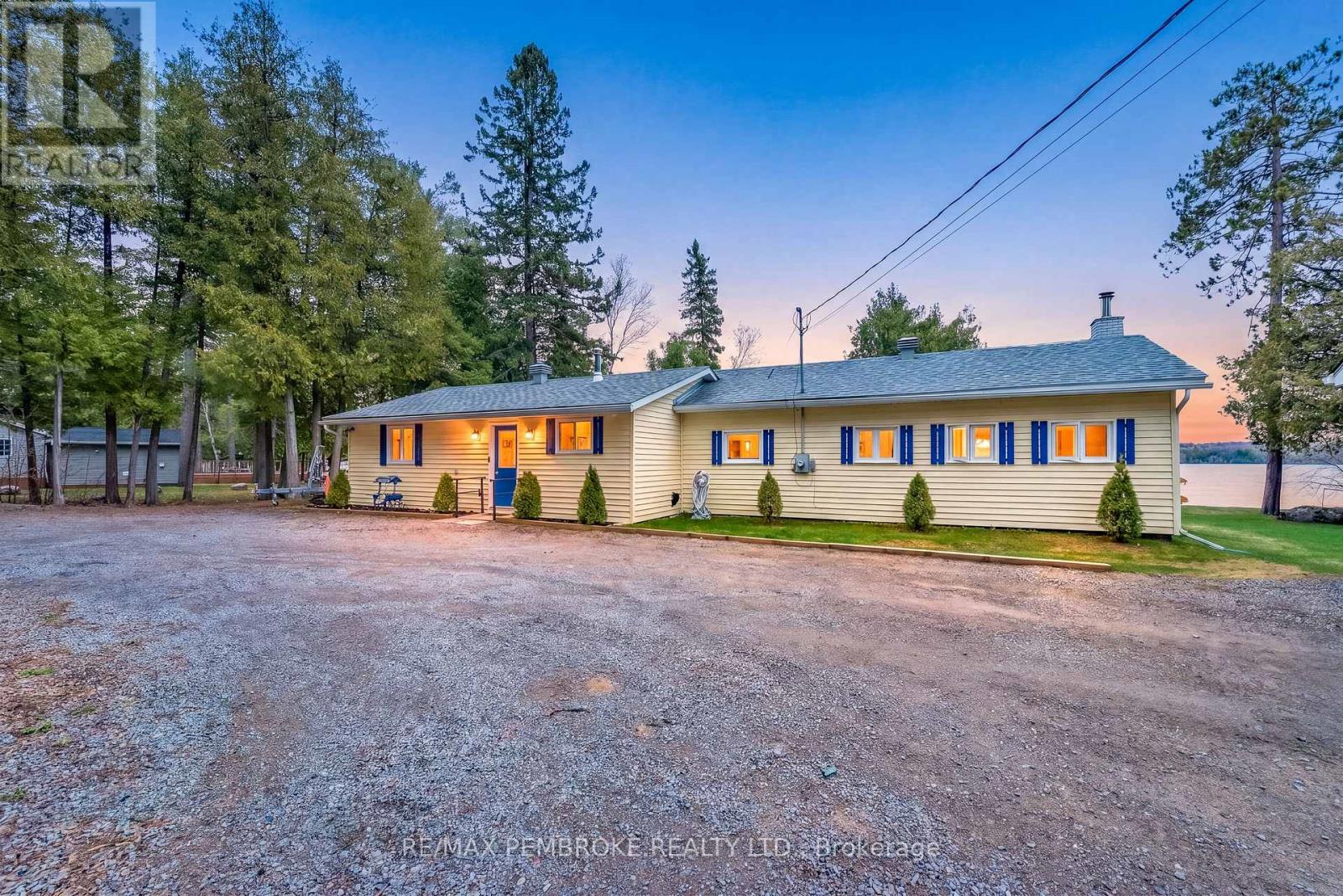 229 HOLIDAY LANE, North Algona Wilberforce, Ontario