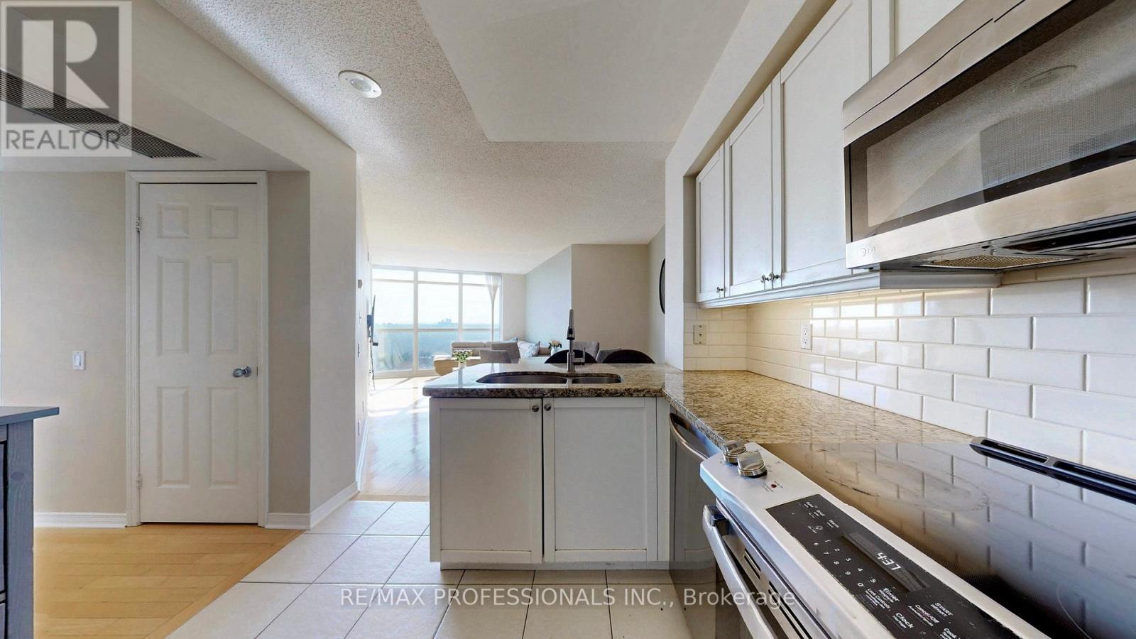 2705 - 30 Harrison Garden Boulevard, Toronto, Ontario  M2N 7A9 - Photo 3 - C13140270