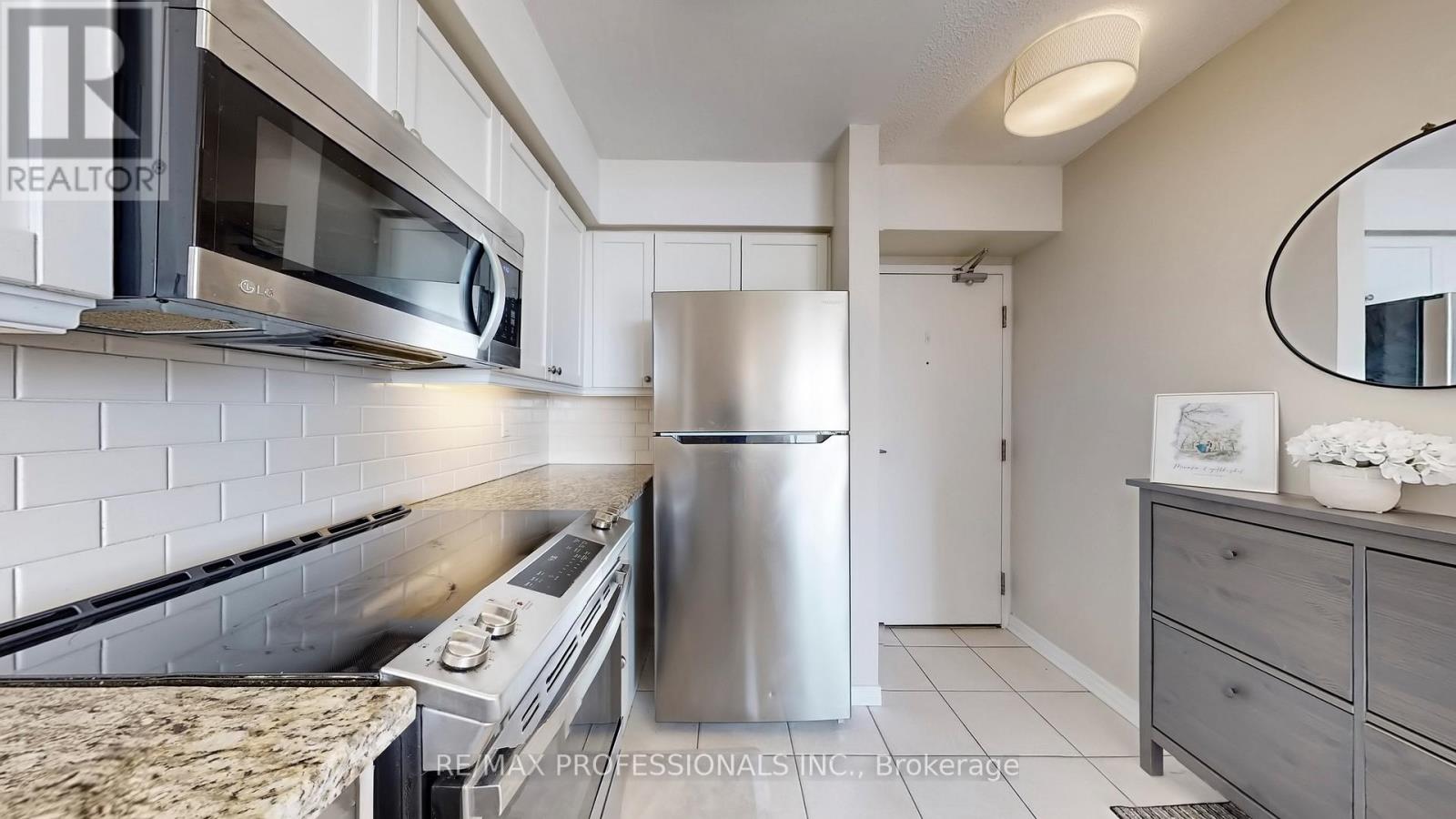 2705 - 30 Harrison Garden Boulevard, Toronto, Ontario  M2N 7A9 - Photo 8 - C13140270