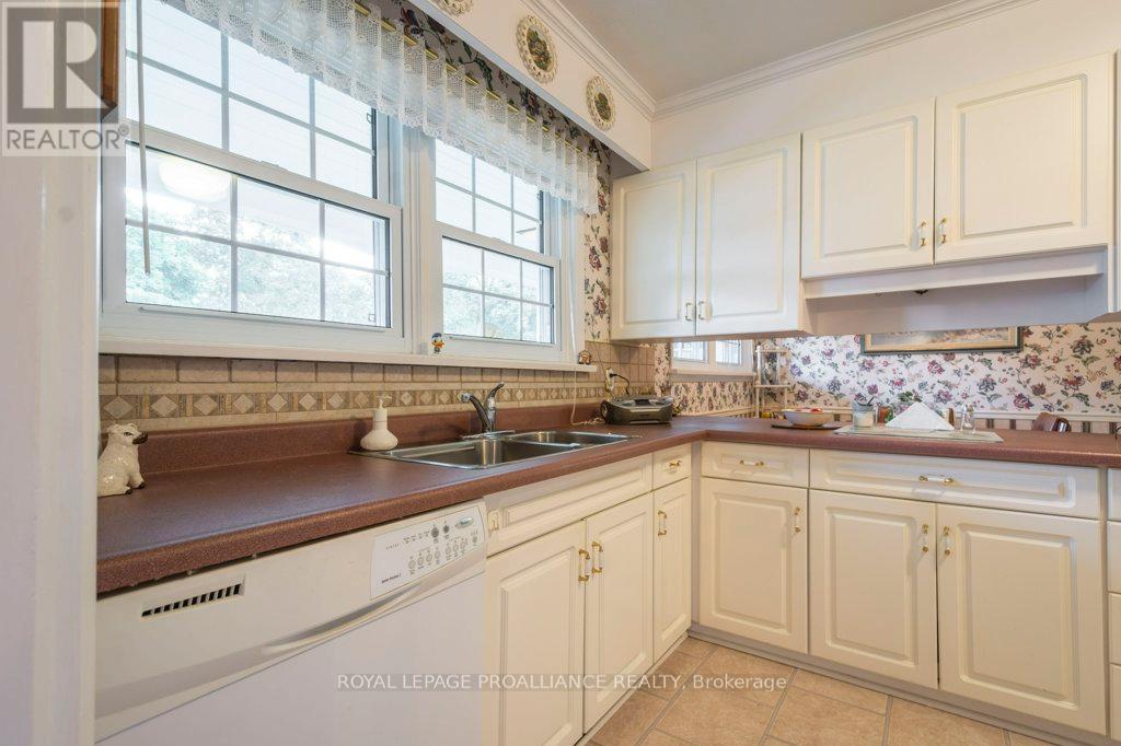 9 Parkview Heights, Quinte West, Ontario  K8V 5L9 - Photo 6 - X12869440