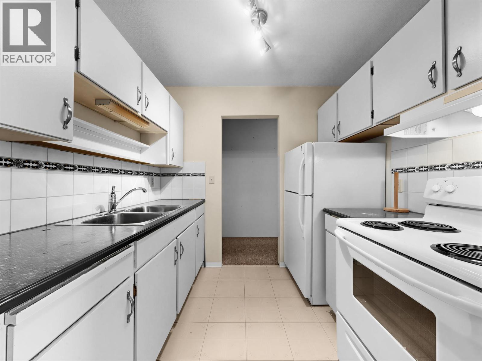 6380 Buswell Street, Richmond, British Columbia  V6Y 2E9 - Photo 6 - R3113057