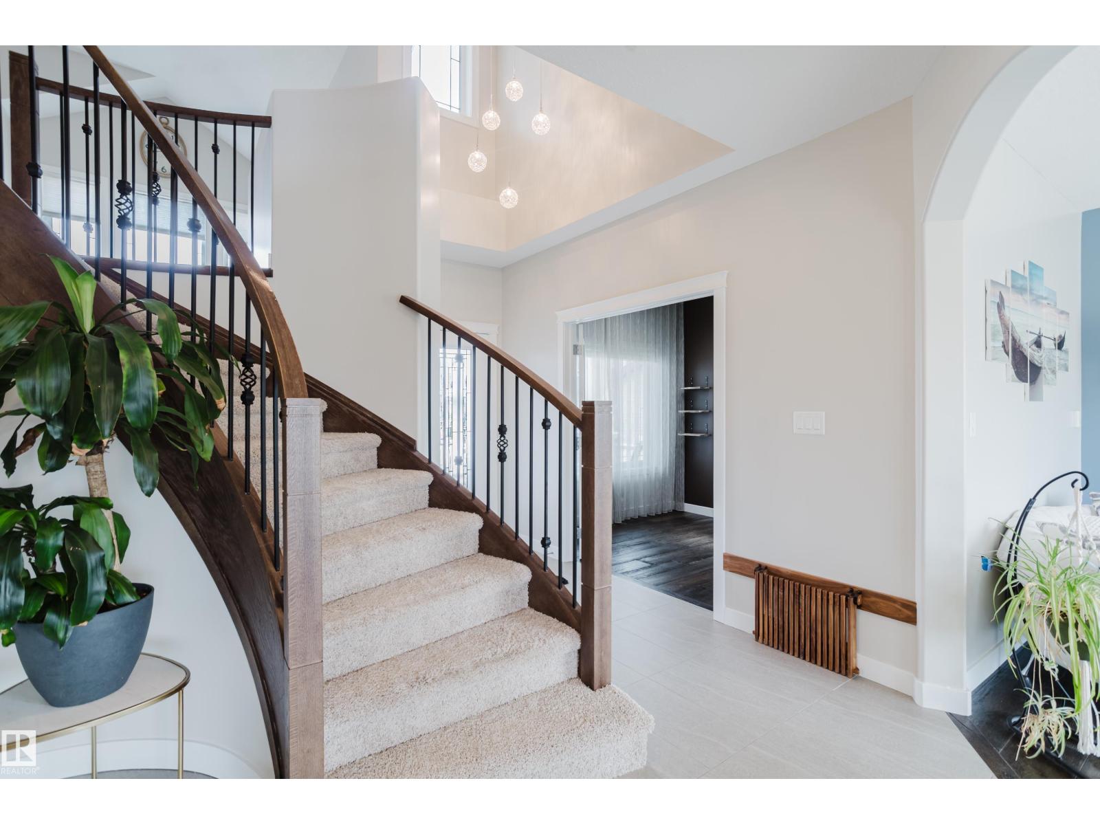 15807 11 Av Sw Sw, Edmonton, Alberta  T6W 2S4 - Photo 3 - E4488418
