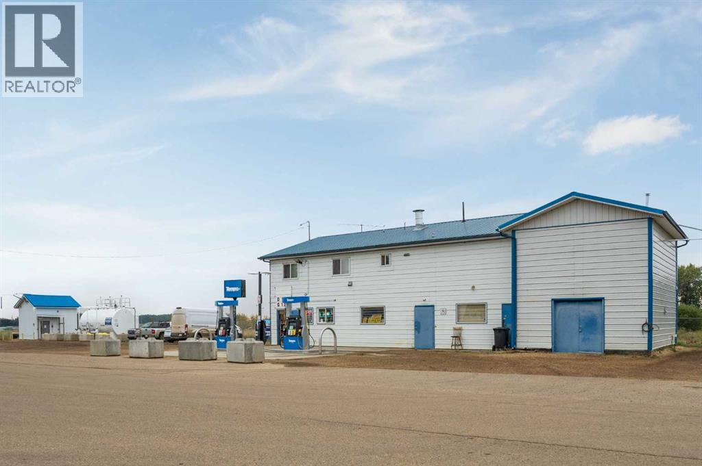 2 Railway Avenue N, Hay Lakes, Alberta  T0B 1W0 - Photo 1 - A2311840
