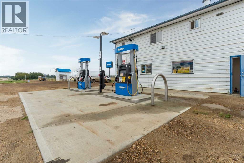 2 Railway Avenue N, Hay Lakes, Alberta  T0B 1W0 - Photo 2 - A2311840