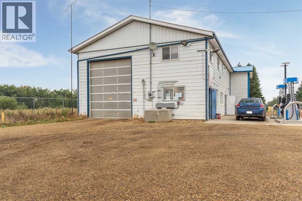 2 Railway Avenue N, Hay Lakes, Alberta  T0B 1W0 - Photo 4 - A2311840