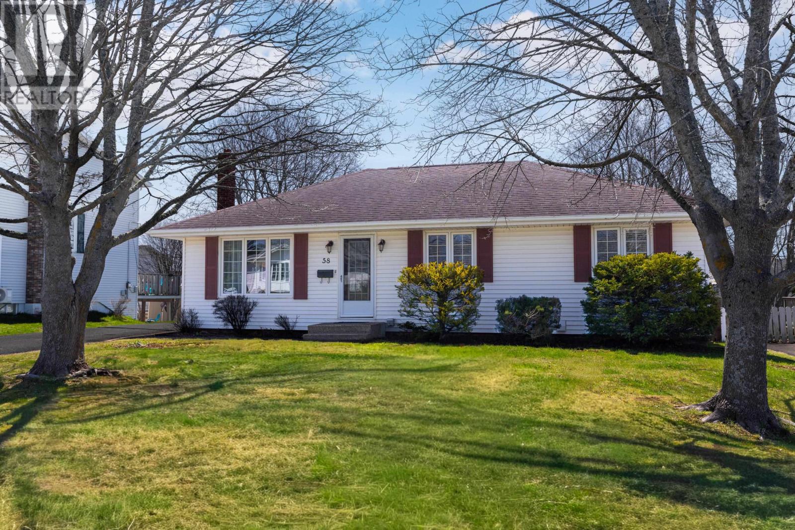 58 Glenthorn Avenue, Charlottetown, Prince Edward Island  C1A 9B5 - Photo 2 - 202610939