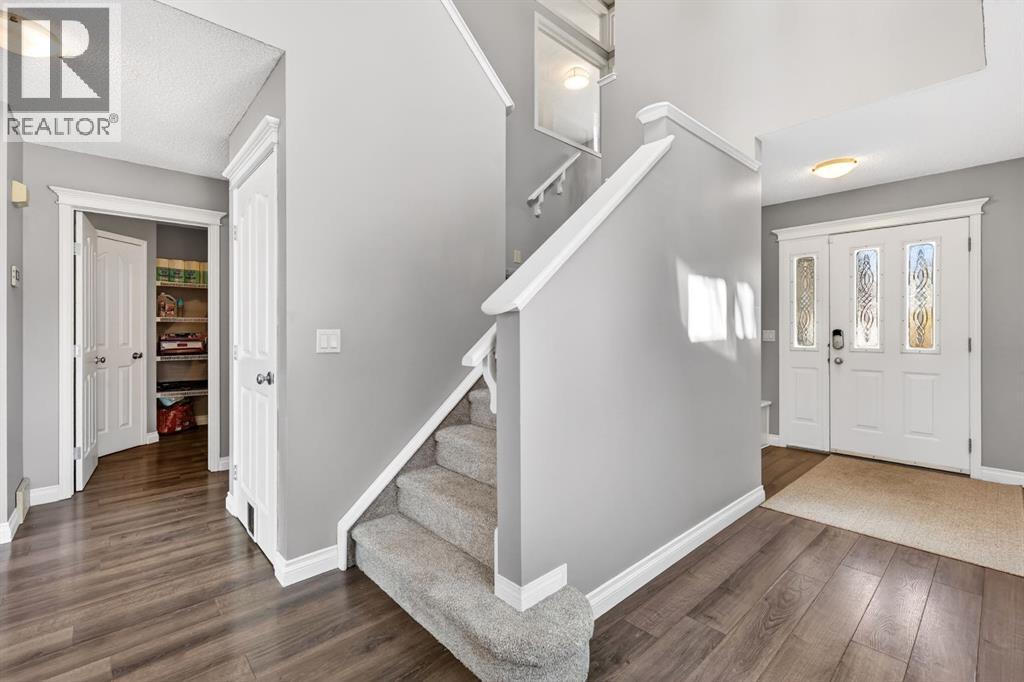 35 Crestmont Drive SW, Calgary, Alberta  T3B 5X7 - Photo 28 - A2310292
